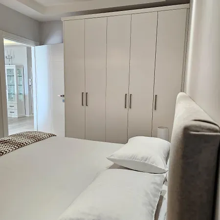 Sea Vitamin Apartment Sarandë